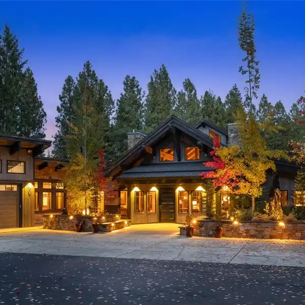 MOUNTAIN LIVING AT ITS FINEST