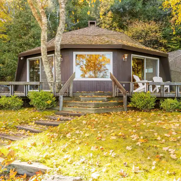 CONTEMPORARY GEODESIC DOME HOME