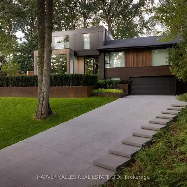RARE MODERN HOME IN EDENBRIDGE-HUMBER VALLEY