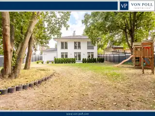 Stylish Villa with Stunning Views on a Large, Green Plot in the South of Berlin