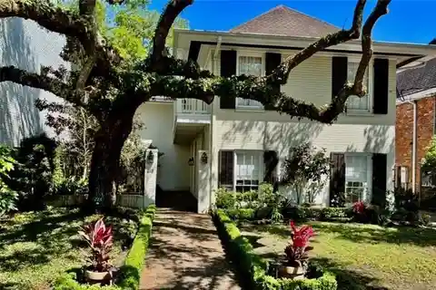 Create Your Oasis in Metairie Club Gardens