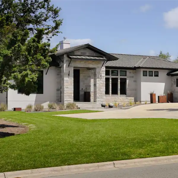 MODERN SINGLE-STORY RESIDENCE IN COVETED MERIDIAN