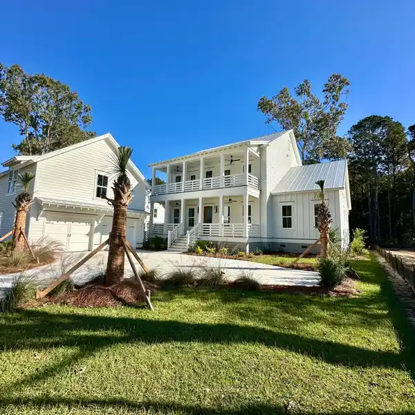 MODERN LIVING IN A NEW HOME