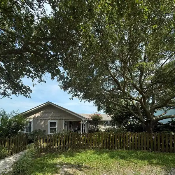 RARE OPPORTUNITY ON THE INTRACOASTAL WATERWAY
