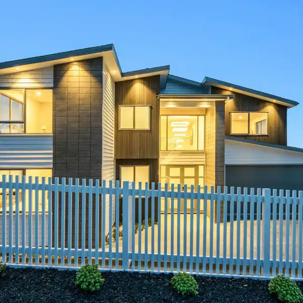 EXPANSIVE SPACE WITH EXCELLENT VIEWS