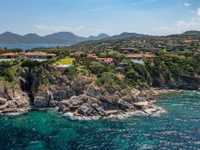 EXTRAORDINARIA VILLA CON VISTAS AL MAR