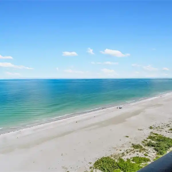 11TH-FLOOR GULF-TO-BAY SANCTUARY ON SAND KEY