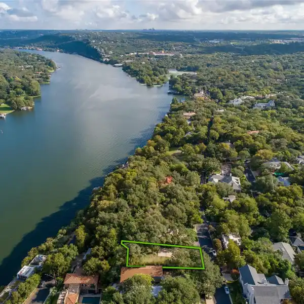 RARE TARRYTOWN LOT STEPS FROM LAKE AUSTIN