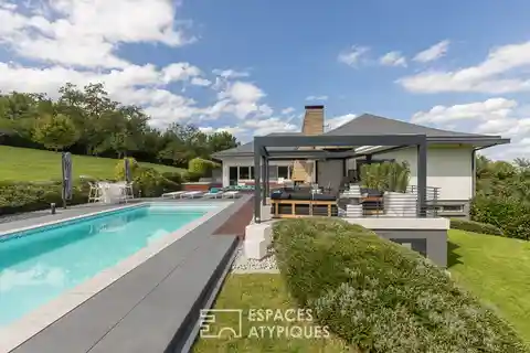 Elegant Completely Renovated Villa