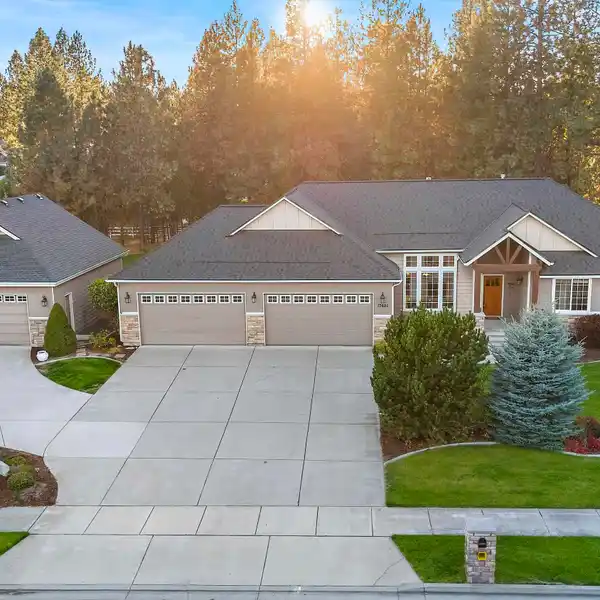 METICULOUSLY MAINTAINED COLBERT RANCHER
