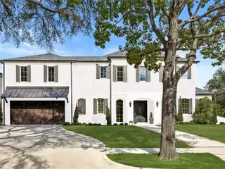 Modern Georgian Home in Coveted Glenridge Estates