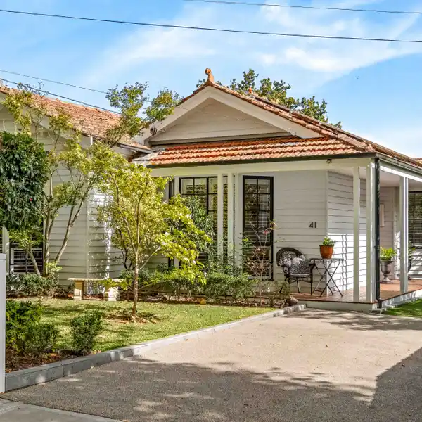 IMPECCABLE EDWARDIAN RESIDENCE