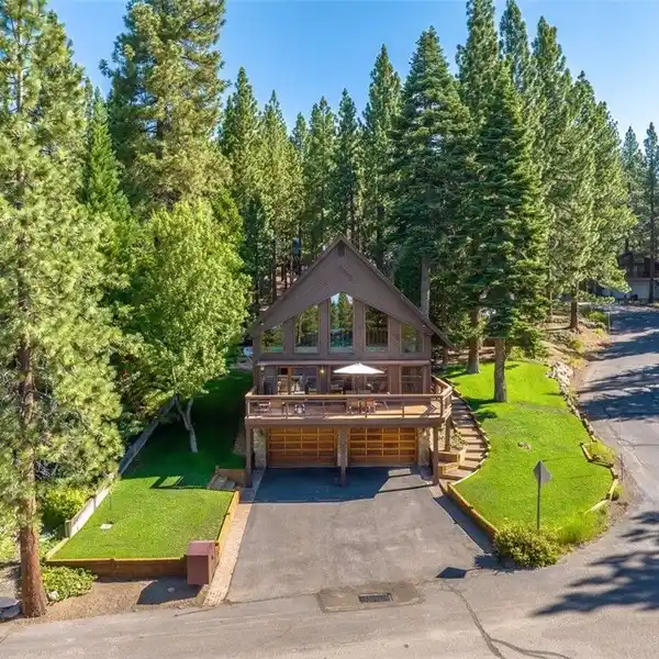 BEAUTIFULLY UPDATED MOUNTAIN HOME