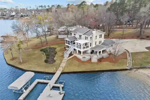 Breathtaking Lakefront Home