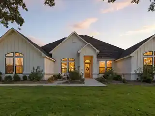 Luxury Acreage Home with Open Layout Plan