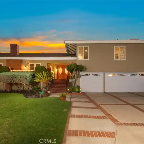BEAUTIFULLY MANICURED POOL HOME