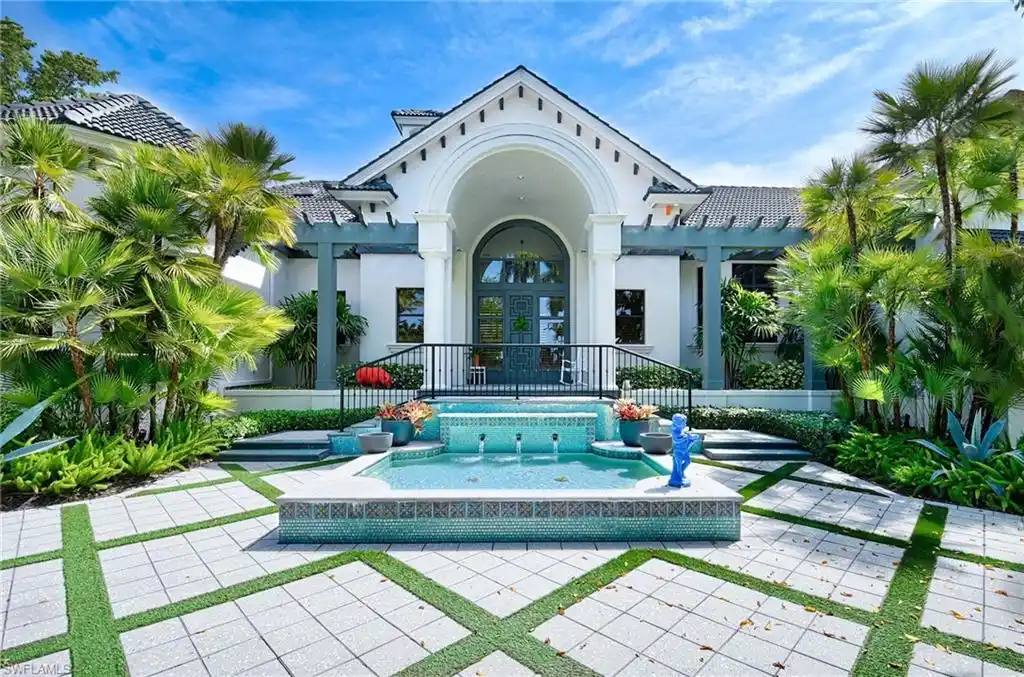 Freshly Updated Port Royal Home