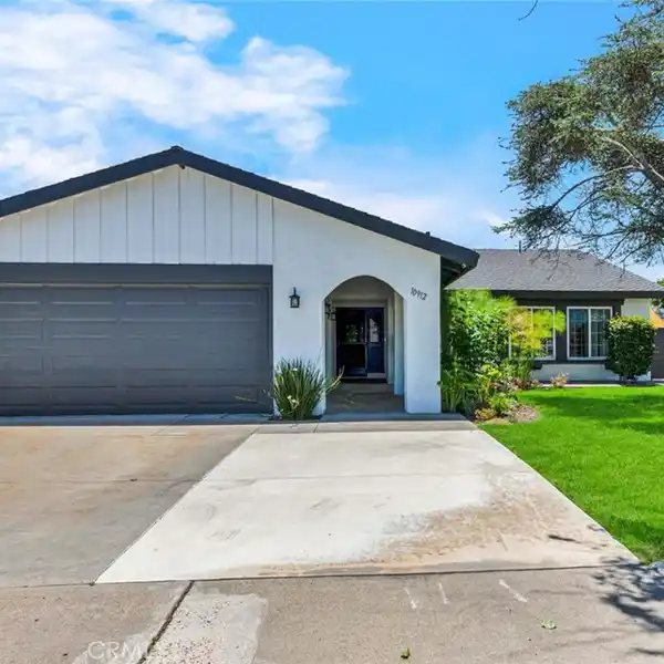 MODEL-PERFECT SINGLE-LEVEL MEADOW HOME