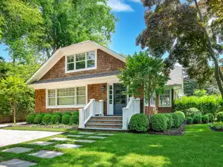 Bridgehampton Village Cottage with Private Backyard Oasis