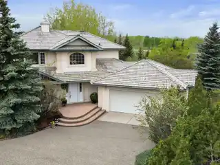 Luxury Country Living with City Convenience