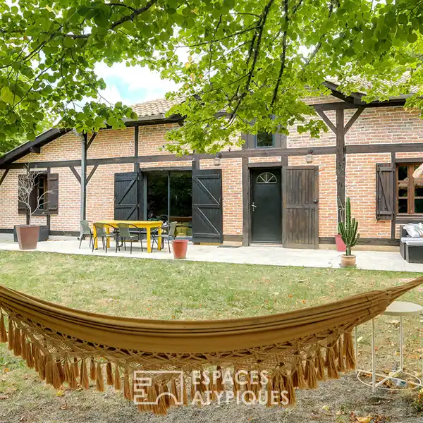 CHARMING DUAL-HOME ESTATE NEAR OCEAN BEACHES