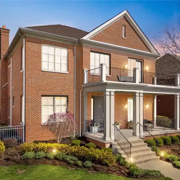 IMPECCABLY CRAFTED CUSTOM ESTATE