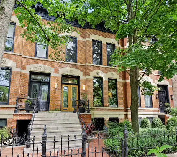 HISTORIC ELEGANCE WITH CONTEMPORARY COMFORT