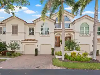 Impeccably Modern Second-Floor Retreat