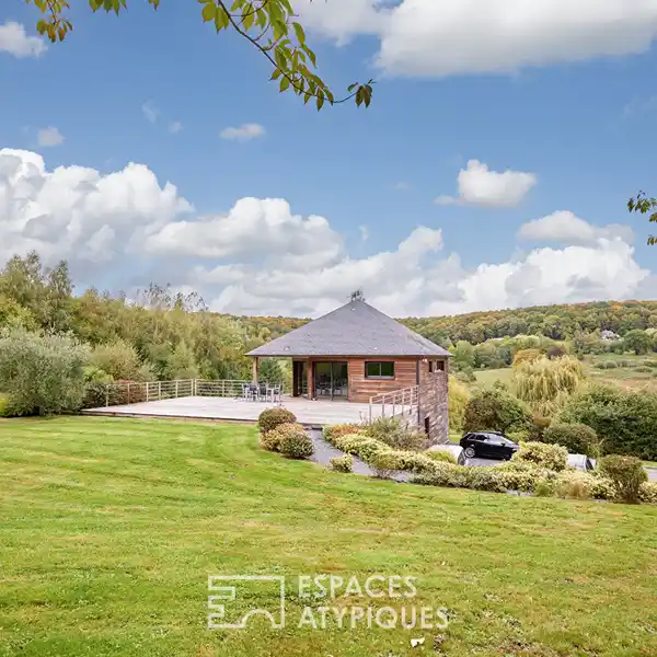 UNIQUE CHARACTER IN THE HEART OF SURVILLE