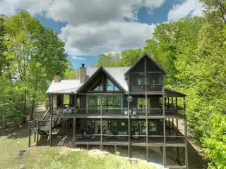 Mountain Escape with Breathtaking Views