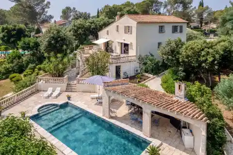 Exceptional Villa with Guest House