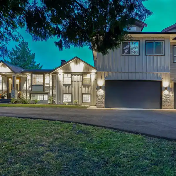 STUNNING SALMON RIVER ESTATE