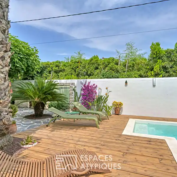 LIGHT-FILLED RETREAT WITH POOL