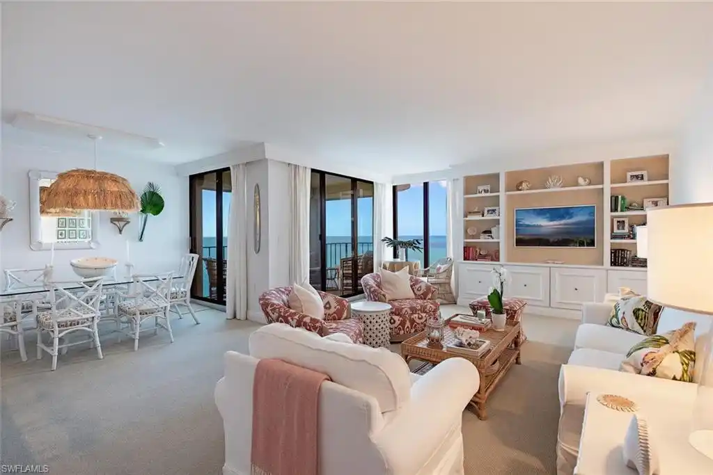 Beautifully Updated Residence at Lausanne