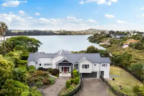 Extraordinary Waterfront Estate