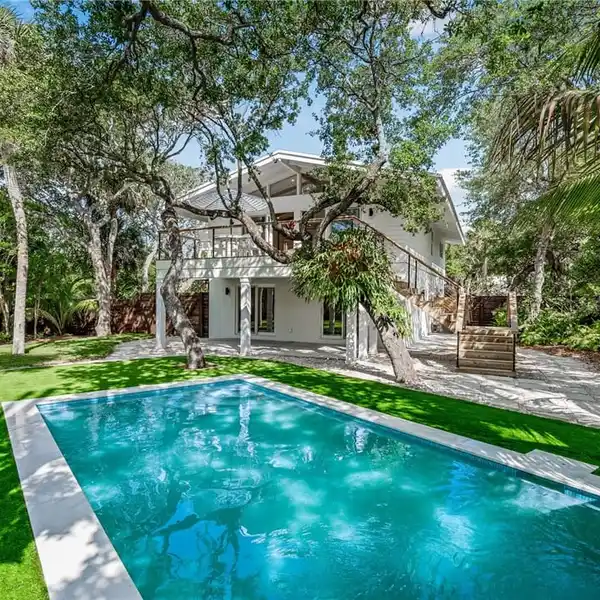 REBUILT HOME STEPS TO PRIVATE BEACH ACCESS