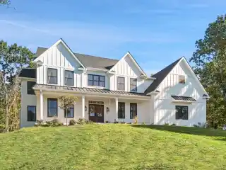 To-be-built Luxury Home in a Desirable Location