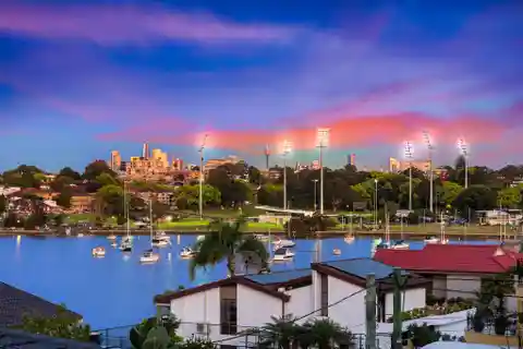 Blue Ribbon Real Estate in an Exclusive Enclave