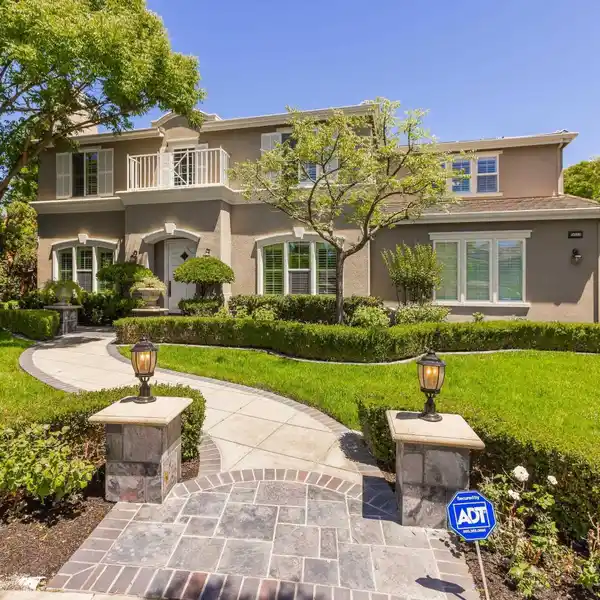SPECTACULAR HOME IN SOUGHT-AFTER BRIDLE CREEK