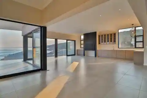 Luxury Coastal Living at Pinnacle Point Golf Estate