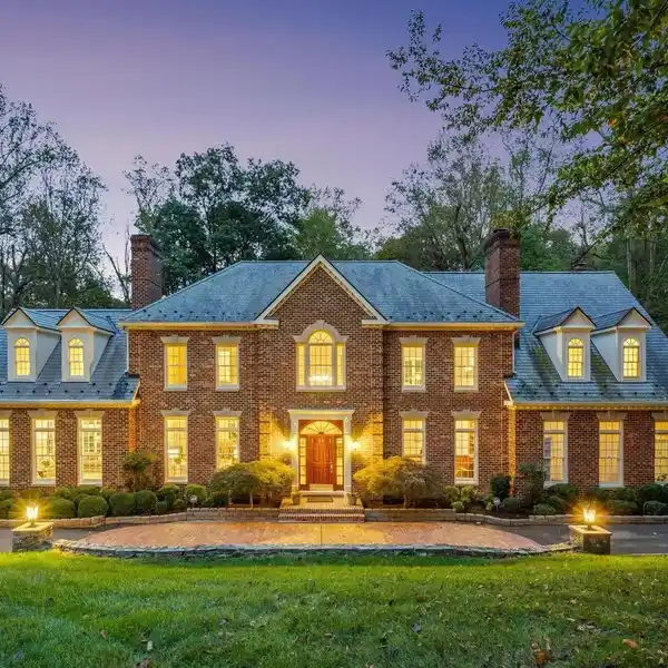 EXCEPTIONAL RESIDENCE IN FALCON RIDGE ON THE POTOMAC