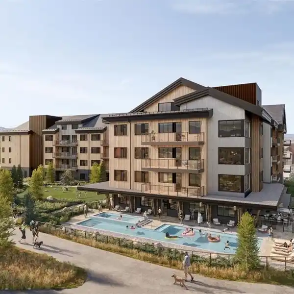 PREMIER TOP-FLOOR RESIDENCE AT THE AMBLE