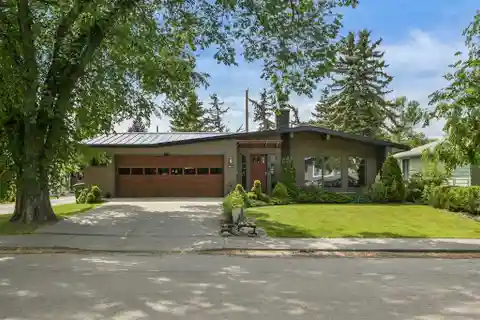 Beautiful Bungalow in Altadore