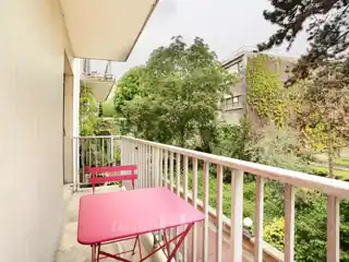Floor-through Apartment in a Newer Building