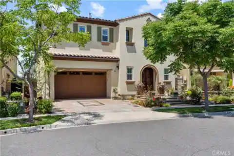 Beautifully Upgraded Home in Highlands