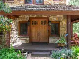 Exceptional Home on 4.2 Acres in Prestigious Overlook