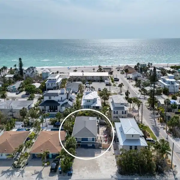 RARE GEM ON ANNA MARIA ISLAND