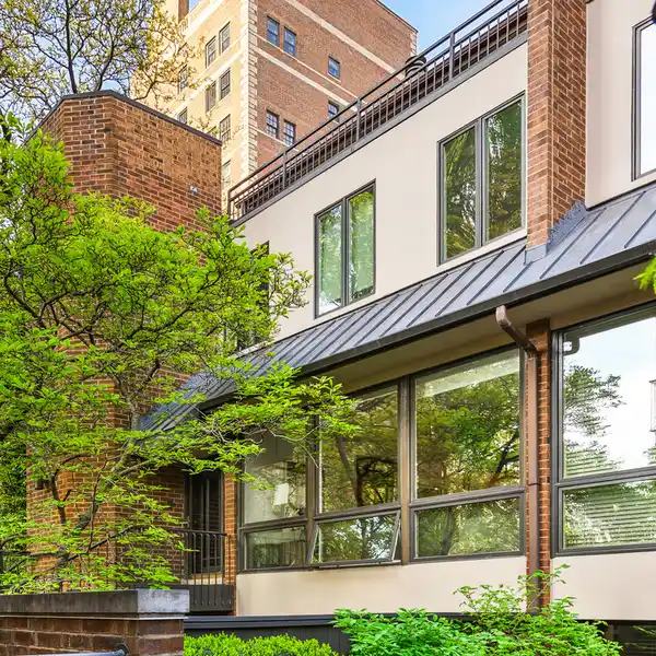 SPACIOUS GOLD COAST TOWNHOUSE