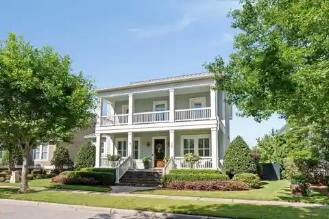 Updated Daniel Island Beauty with Dream Yard