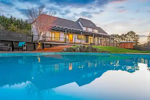 Renovated Family Retreat on over One Hectare